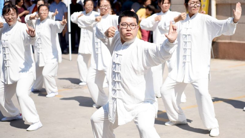 艾灸养生，经络疏通的奥秘与选择之道